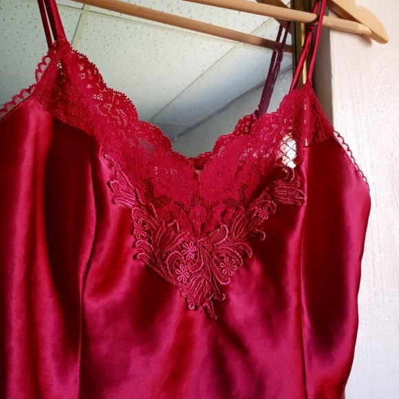 *SOLD* Victoria's Secret // VTG Red Lace Camisole - Picture 3 of 4